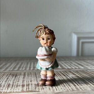 2000 Goebel Berta Hummel “Make a Wish” 3.5” ornament